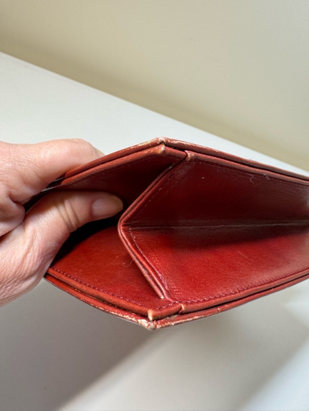 Nina Ricci Deep Red Envelope Crossbody/Clutch with Gold 'N' Accent - Vintage - Picture 8 of 14